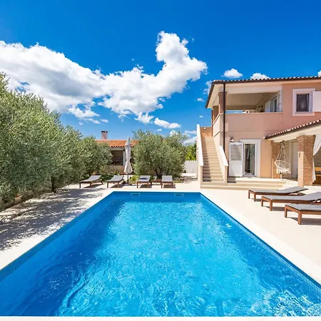 Javor By Istrabook Villa