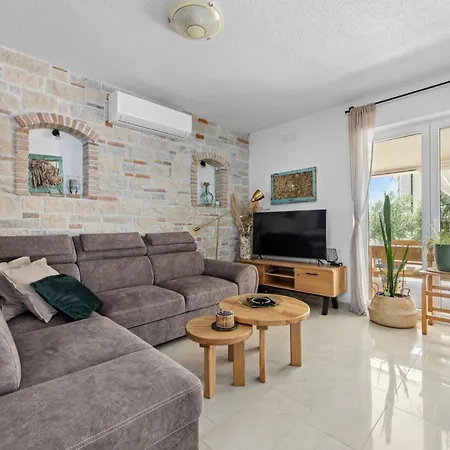 Javor By Istrabook Villa Peruški