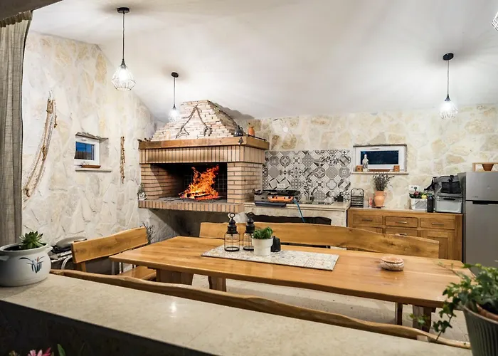 Javor By Istrabook Villa Peruški