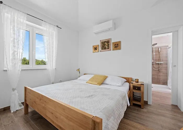 Javor By Istrabook * Peruški